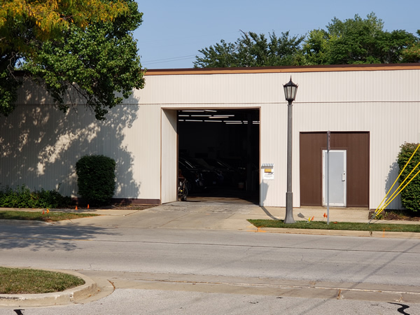 Car Drop Off & Service Bay on the Side